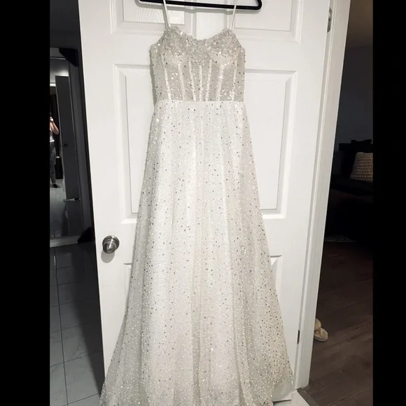 Berta style wedding dress - Picture 2 of 4